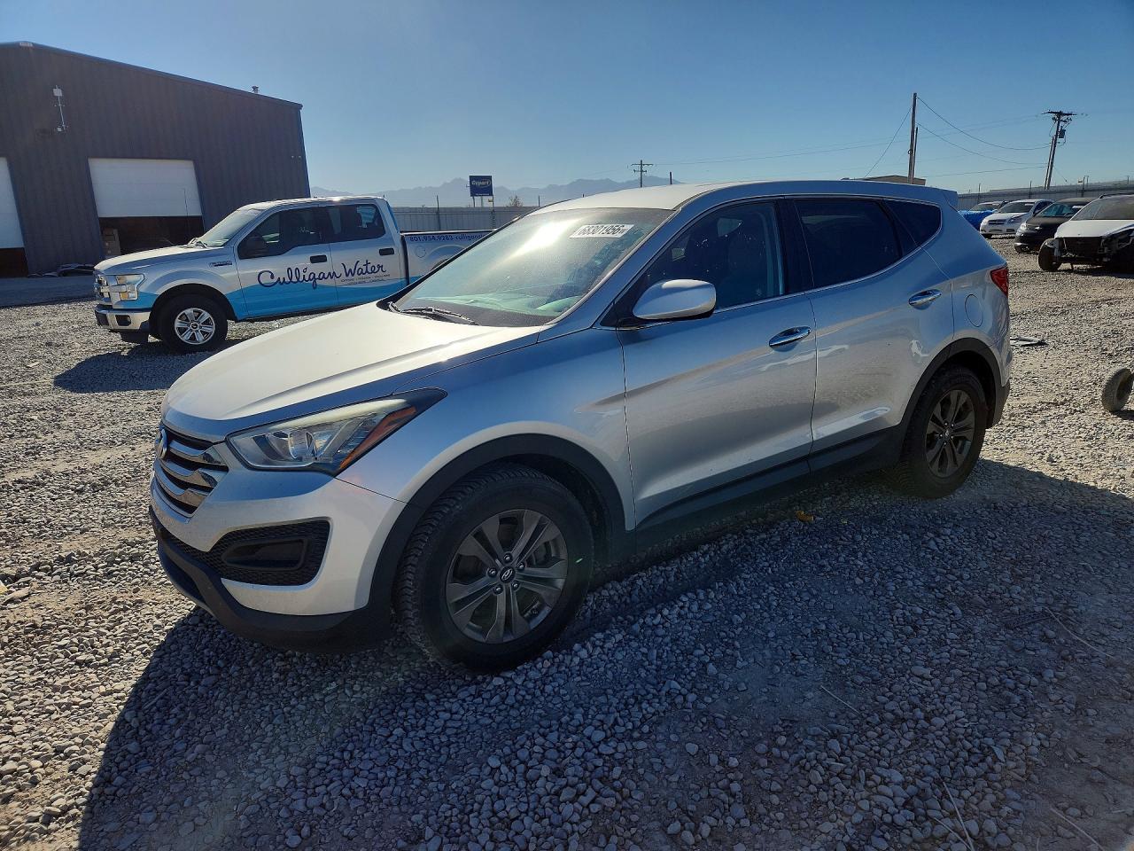 2016 HYUNDAI SANTA FE Base — Front 3/4