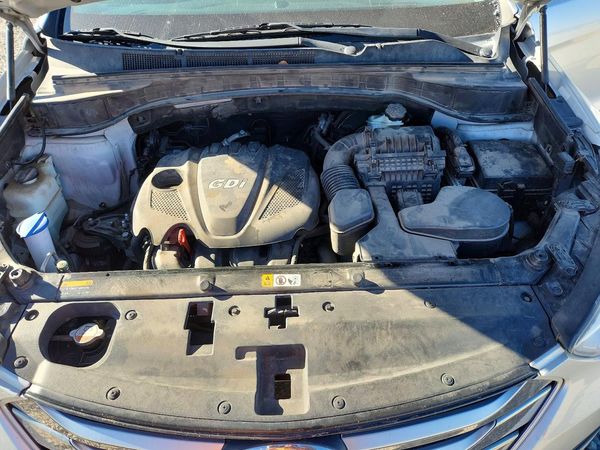 2016 HYUNDAI SANTA FE Base — Engine bay