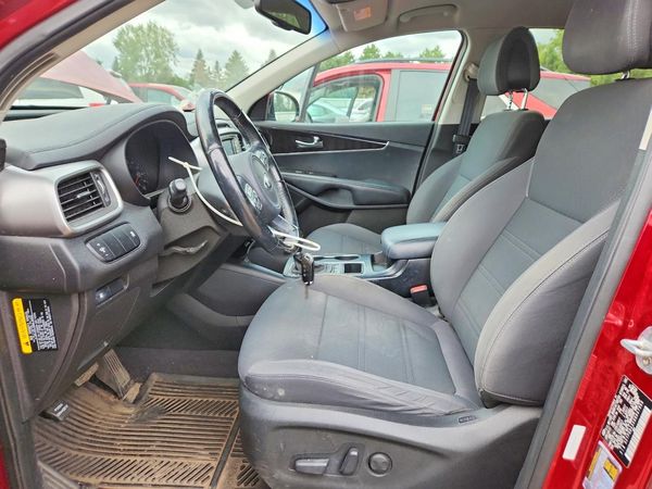 2016 KIA SORENTO L / LX — DENT