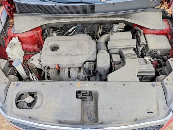 2016 KIA SORENTO L / LX — Engine bay