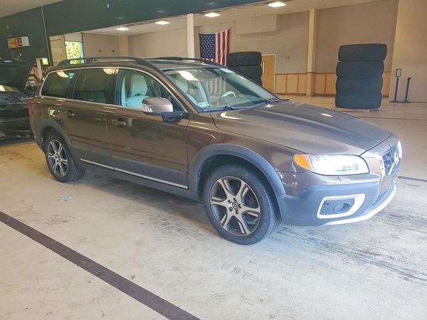 2013 VOLVO XC70