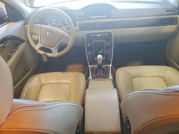 2013 VOLVO XC70