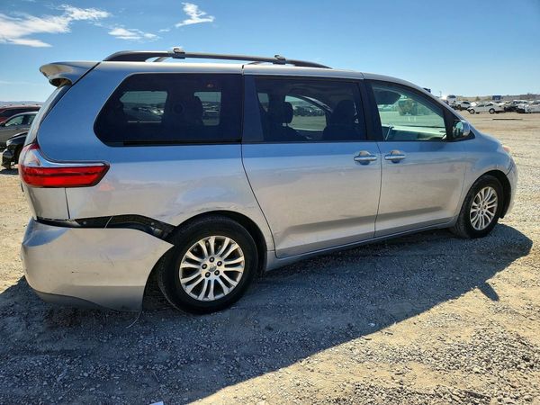 2015 TOYOTA SIENNA