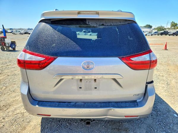 2015 TOYOTA SIENNA