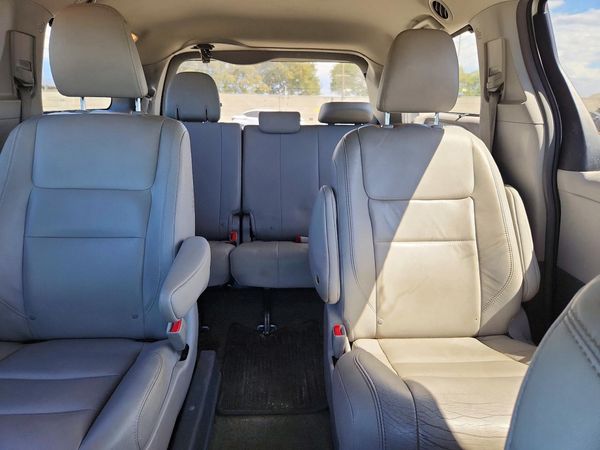 2015 TOYOTA SIENNA