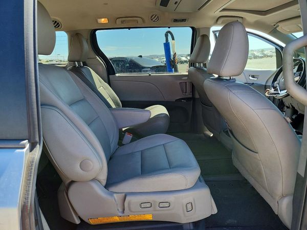 2015 TOYOTA SIENNA