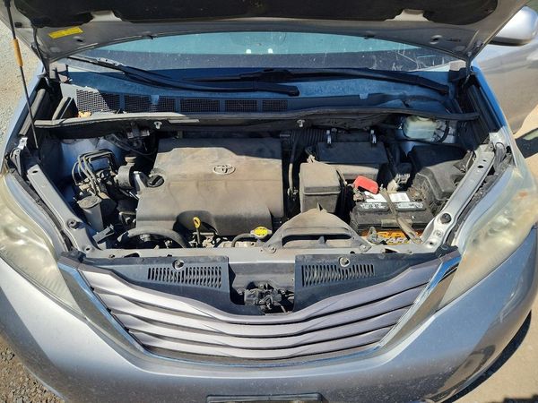 2015 TOYOTA SIENNA
