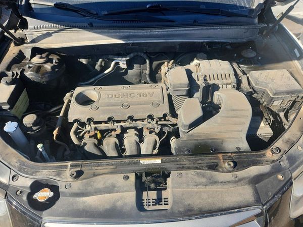 2012 HYUNDAI SANTA FE GL(Middle-low ) — Engine bay
