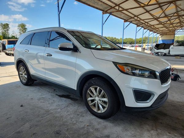 2016 KIA SORENTO L / LX