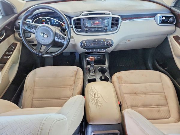 2016 KIA SORENTO L / LX