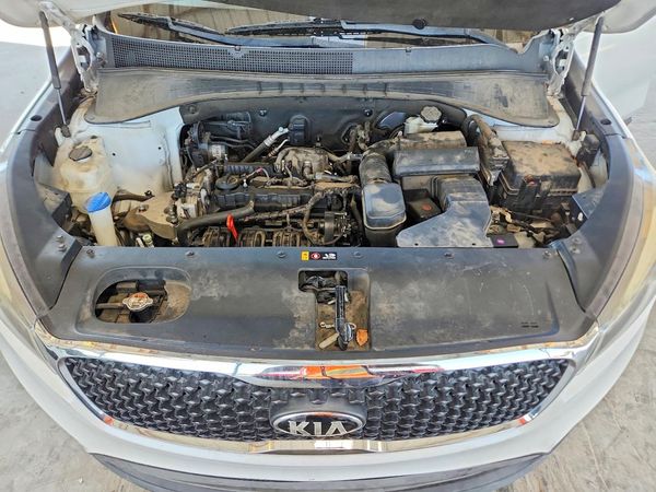 2016 KIA SORENTO L / LX