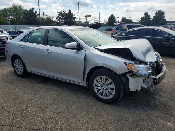 2012 TOYOTA CAMRY — Passenger 3/4