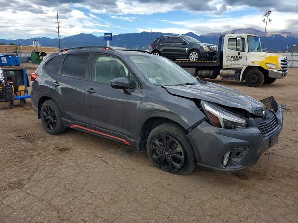 2021 SUBARU FORESTER — Passenger 3/4
