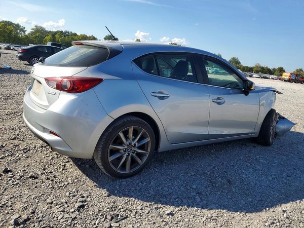 2018 MAZDA 3 Touring