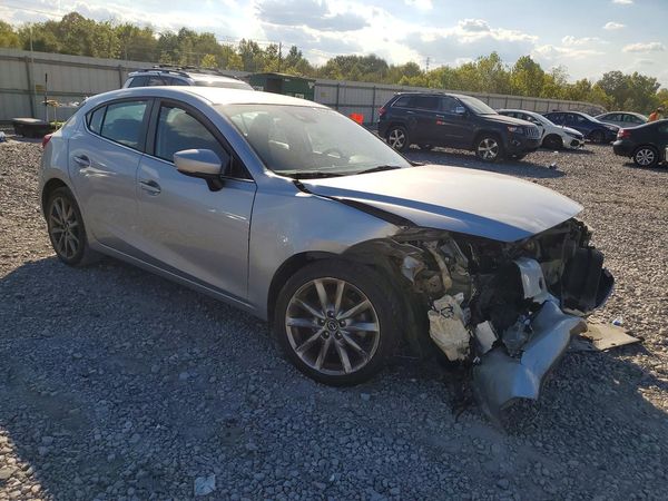 2018 MAZDA 3 Touring