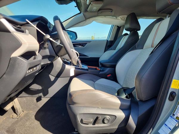 2022 TOYOTA RAV4 Adventure
