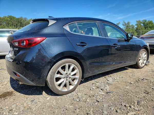 2016 MAZDA 3 SE