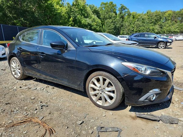 2016 MAZDA 3 SE