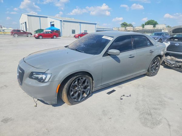 2019 CHRYSLER 300