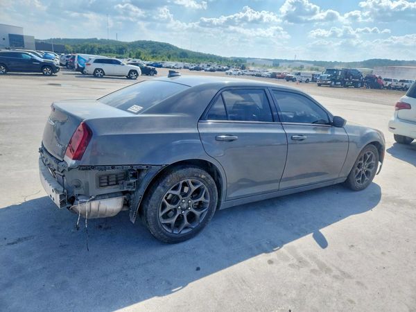 2019 CHRYSLER 300