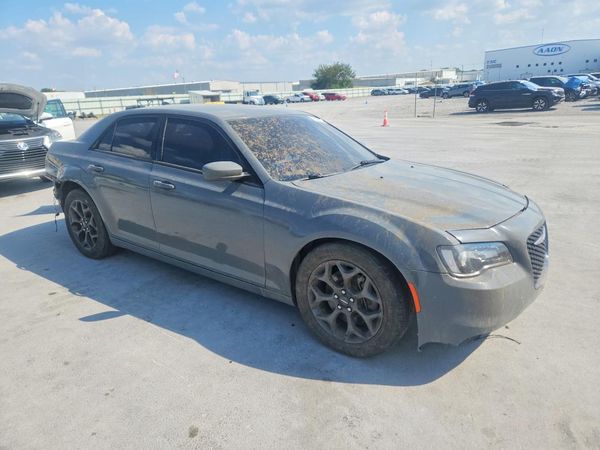 2019 CHRYSLER 300