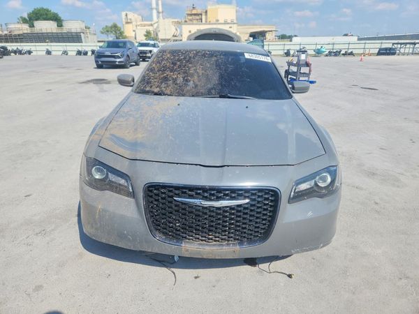 2019 CHRYSLER 300