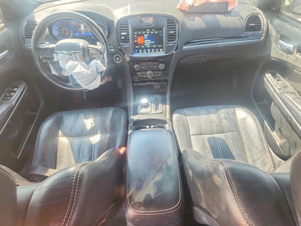 2019 CHRYSLER 300
