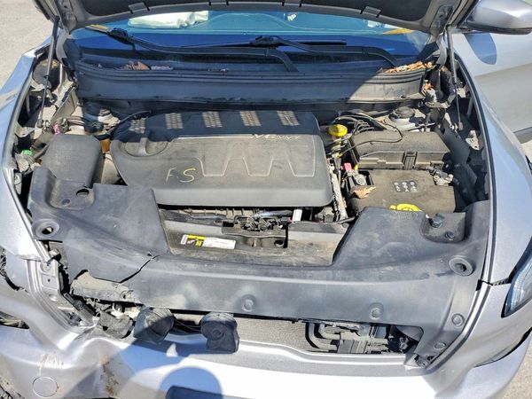 2015 JEEP CHEROKEE Limited — Engine bay