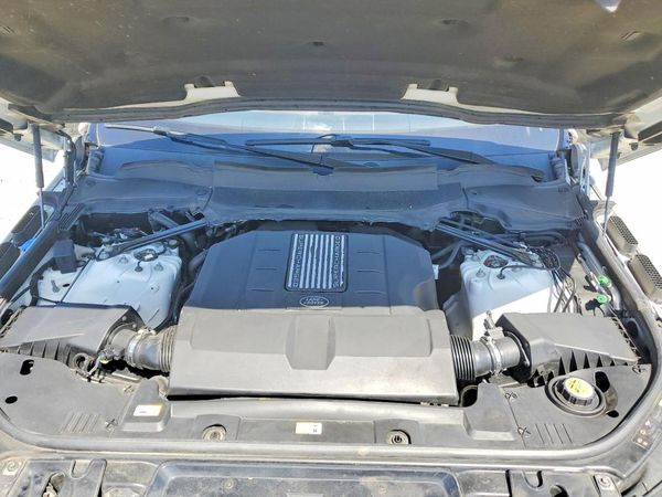 2019 LAND ROVER RANGE ROVER SPORT HSE — Engine bay