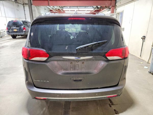 2017 CHRYSLER PACIFICA Touring L — DIRR
