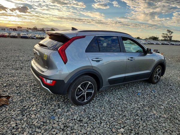 2023 KIA NIRO EX