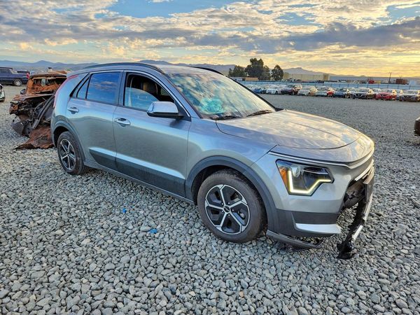 2023 KIA NIRO EX