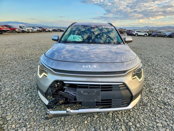 2023 KIA NIRO EX