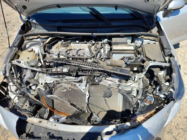 2022 TOYOTA COROLLA LE — Engine bay