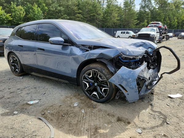 2023 BMW ALL OTHER xDrive M60 — Passenger 3/4