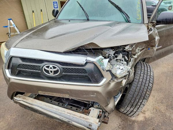 2013 TOYOTA TACOMA Delux — Engine bay
