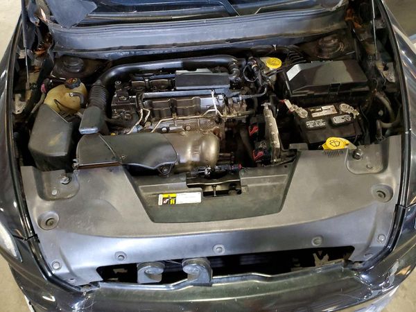 2014 JEEP CHEROKEE Sport — Engine bay