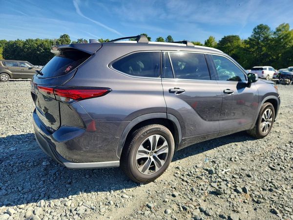 2022 TOYOTA HIGHLANDER