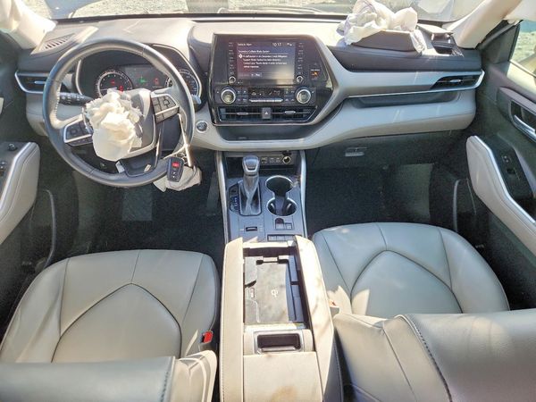 2022 TOYOTA HIGHLANDER