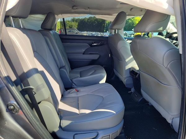2022 TOYOTA HIGHLANDER