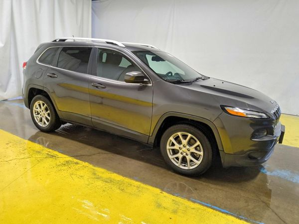 2017 JEEP CHEROKEE — Passenger 3/4