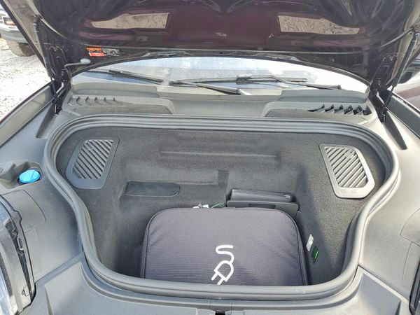 2025 PORSCHE MACAN Turbo Electric