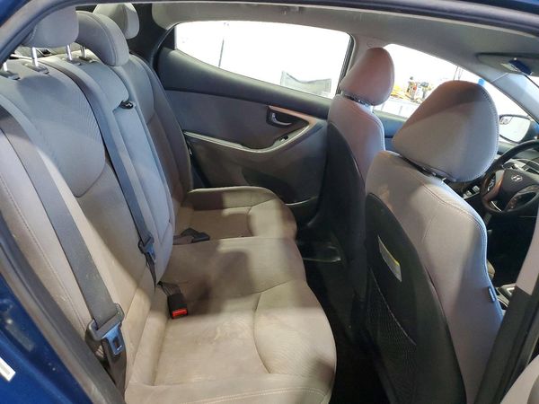 2014 HYUNDAI ELANTRA GLS (Middle)