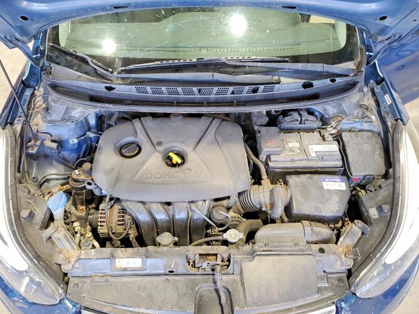 2014 HYUNDAI ELANTRA GLS (Middle)