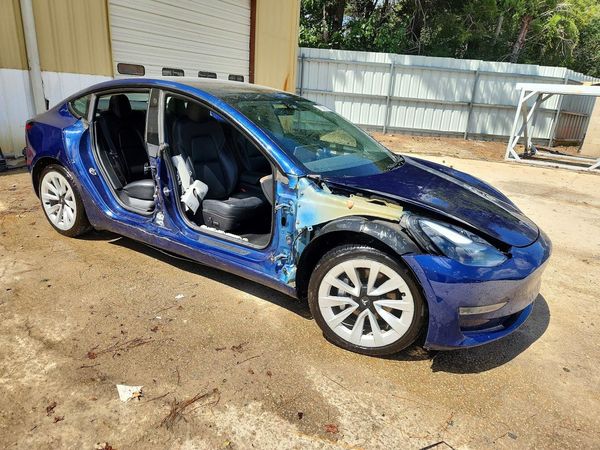 2022 TESLA MODEL 3 — Passenger 3/4