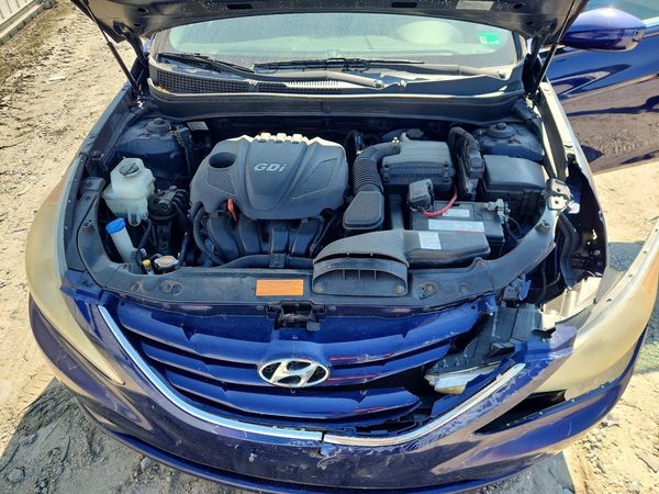 2012 HYUNDAI SONATA Middle-low level — Engine bay