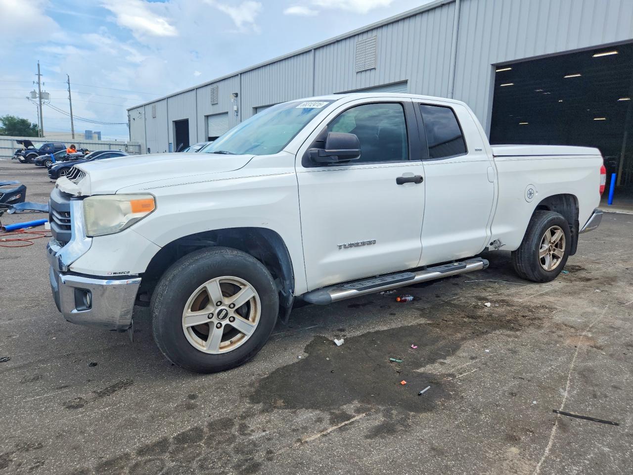 2014 TOYOTA TUNDRA SR5