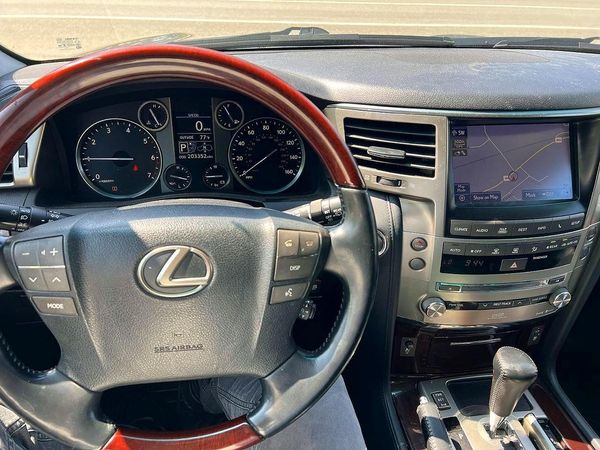 2013 LEXUS LX