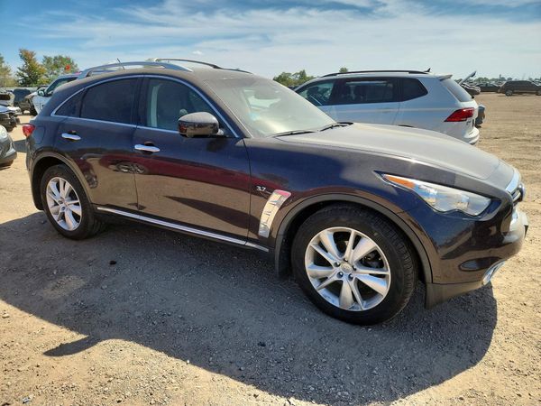 2014 INFINITI QX70 — Passenger 3/4