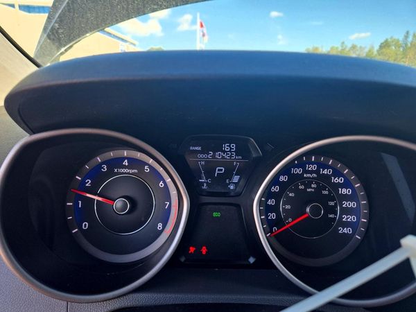 2013 HYUNDAI ELANTRA